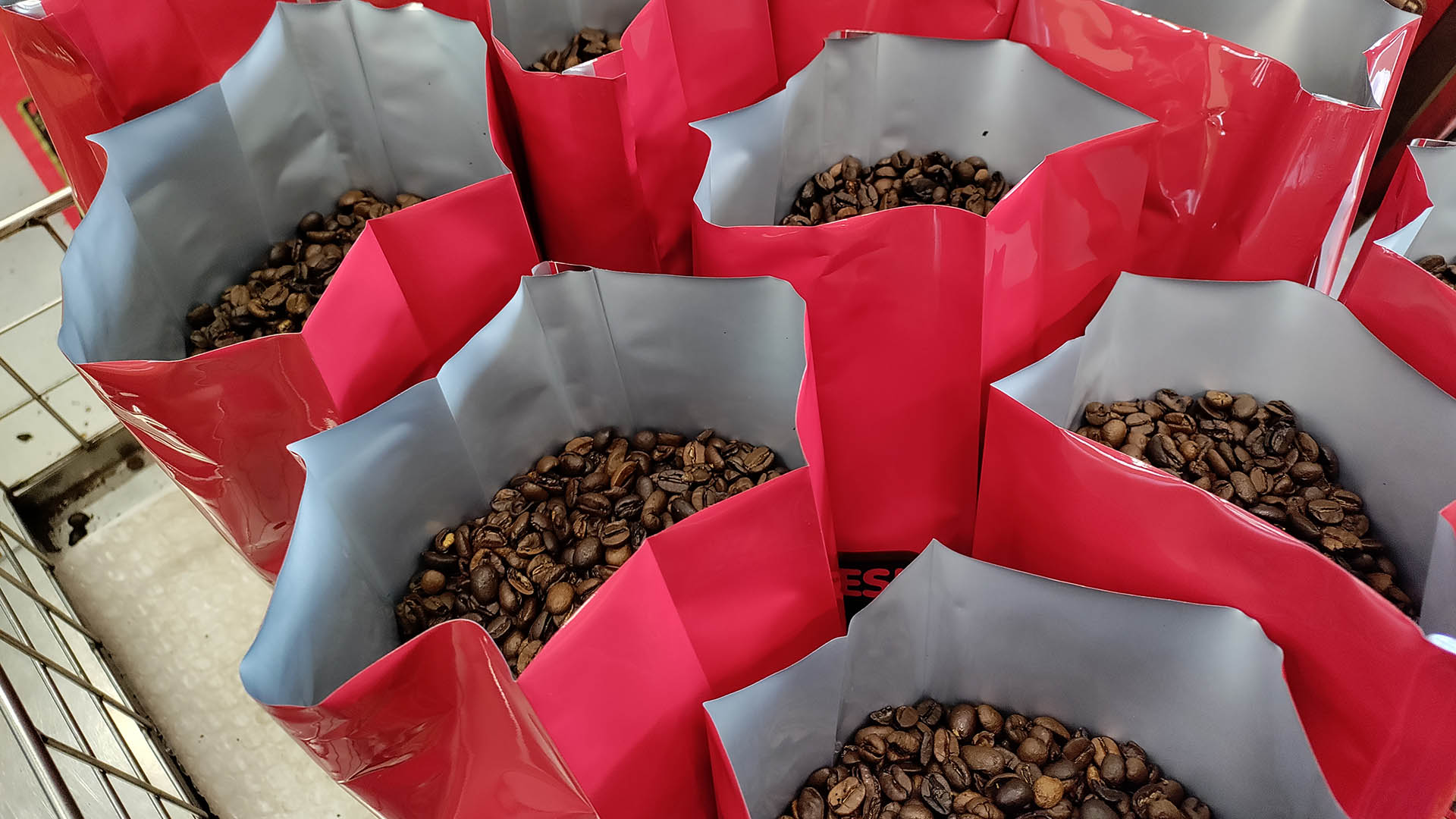 Las bolsas del blend de café 